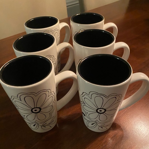 6 Beautiful Laurie Gates Coffee Mug’s - Picture 1 of 4